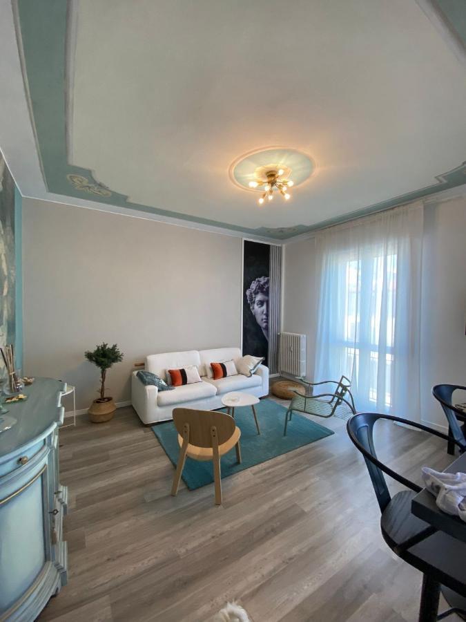 Aurora Flowers - Two Rooms And Free Parking Near Center And Train Station مودينا المظهر الخارجي الصورة