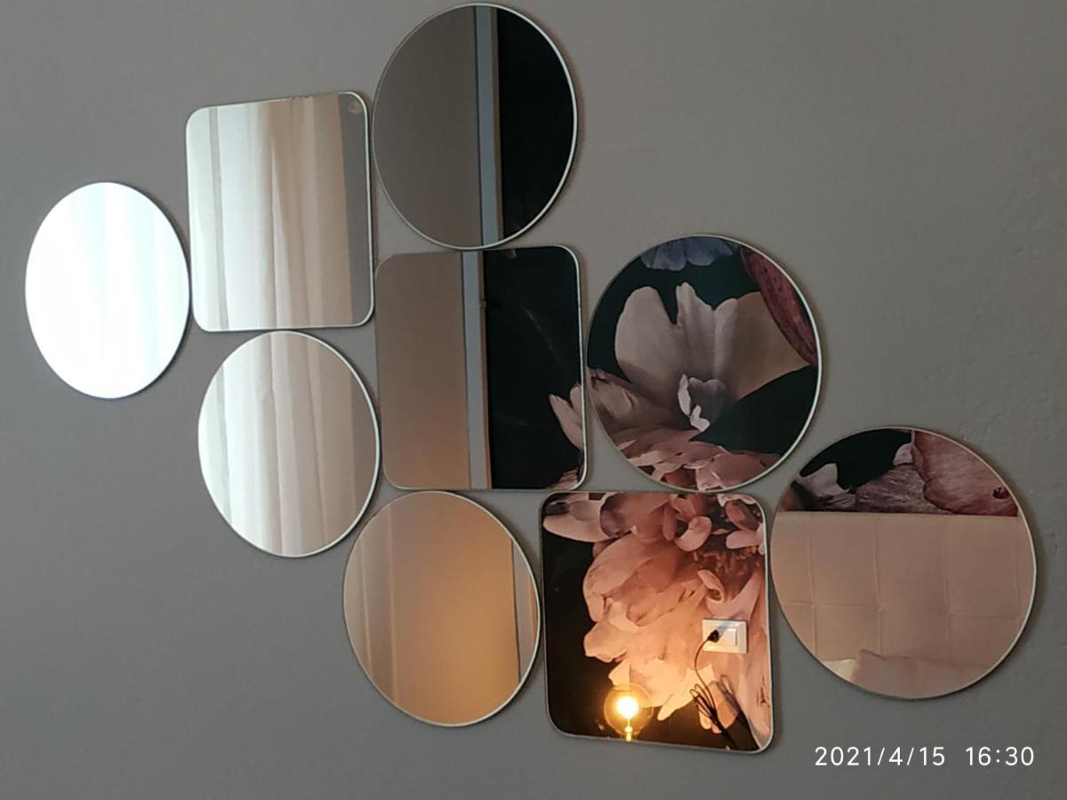 Aurora Flowers - Two Rooms And Free Parking Near Center And Train Station مودينا المظهر الخارجي الصورة