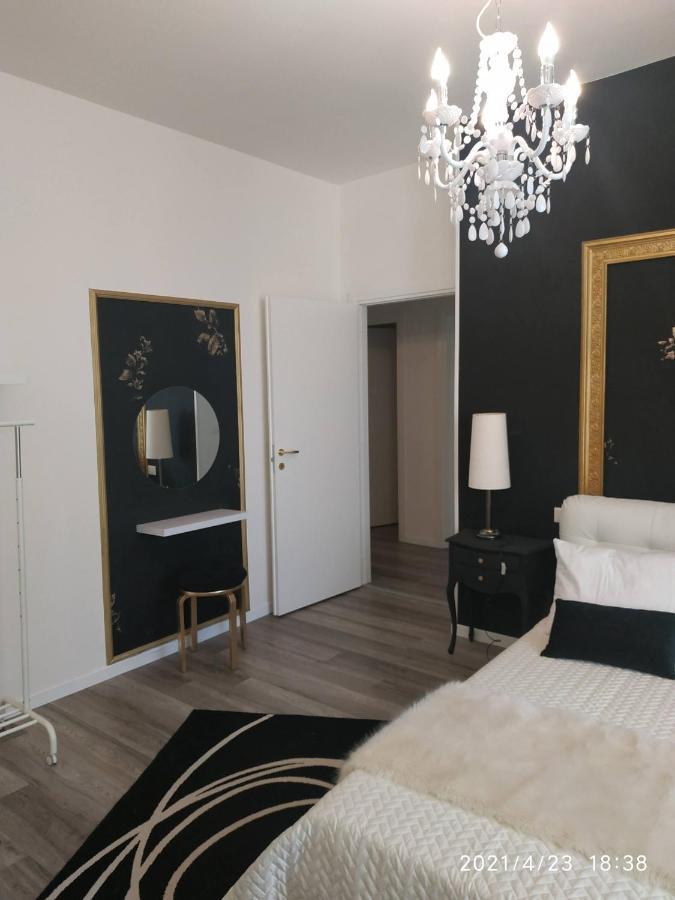 Aurora Flowers - Two Rooms And Free Parking Near Center And Train Station مودينا المظهر الخارجي الصورة