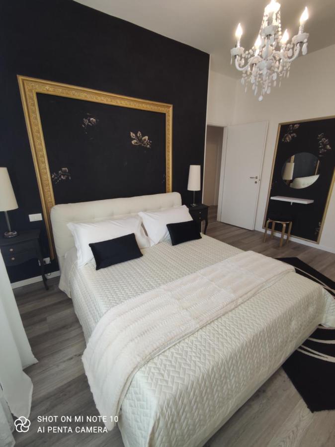 Aurora Flowers - Two Rooms And Free Parking Near Center And Train Station مودينا المظهر الخارجي الصورة