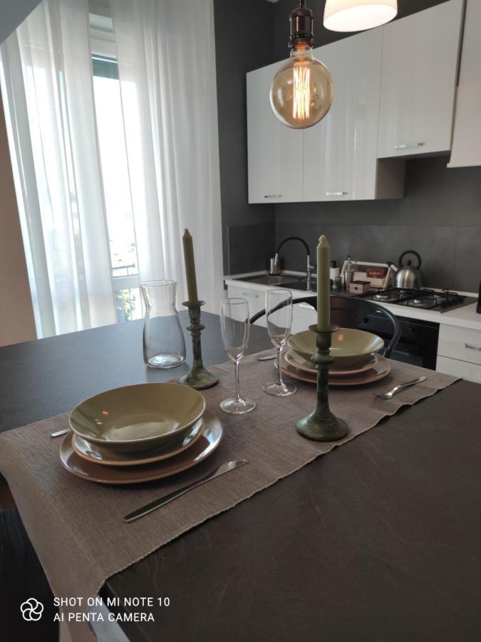 Aurora Flowers - Two Rooms And Free Parking Near Center And Train Station مودينا المظهر الخارجي الصورة