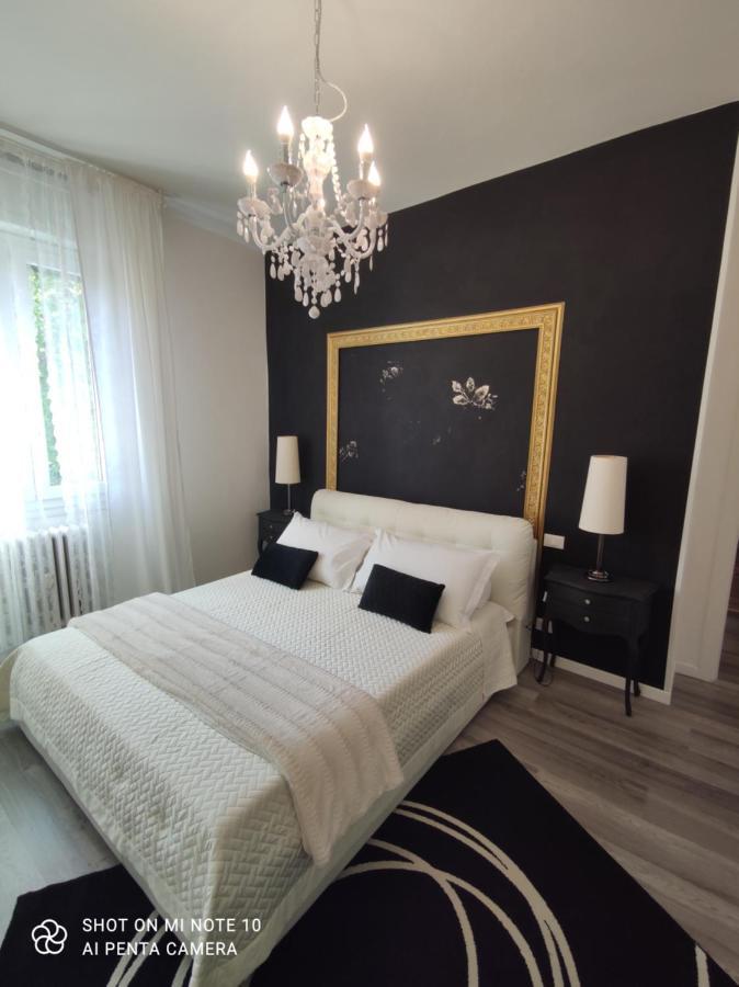 Aurora Flowers - Two Rooms And Free Parking Near Center And Train Station مودينا المظهر الخارجي الصورة