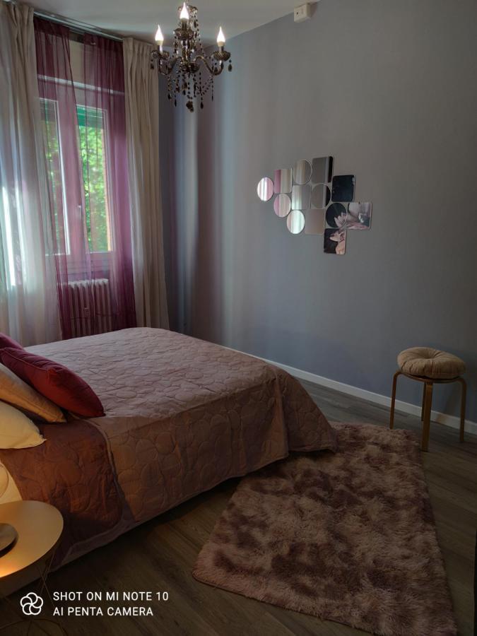 Aurora Flowers - Two Rooms And Free Parking Near Center And Train Station مودينا المظهر الخارجي الصورة
