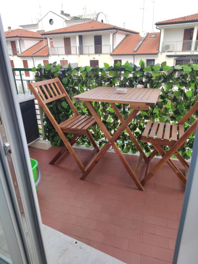 Aurora Flowers - Two Rooms And Free Parking Near Center And Train Station مودينا المظهر الخارجي الصورة